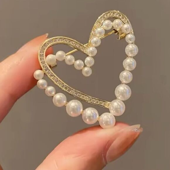 Rose Pattern Evening Bag Feat Heart Pearl Brooch, Bracelet, & Compact Mirrors - Picture 9 of 9